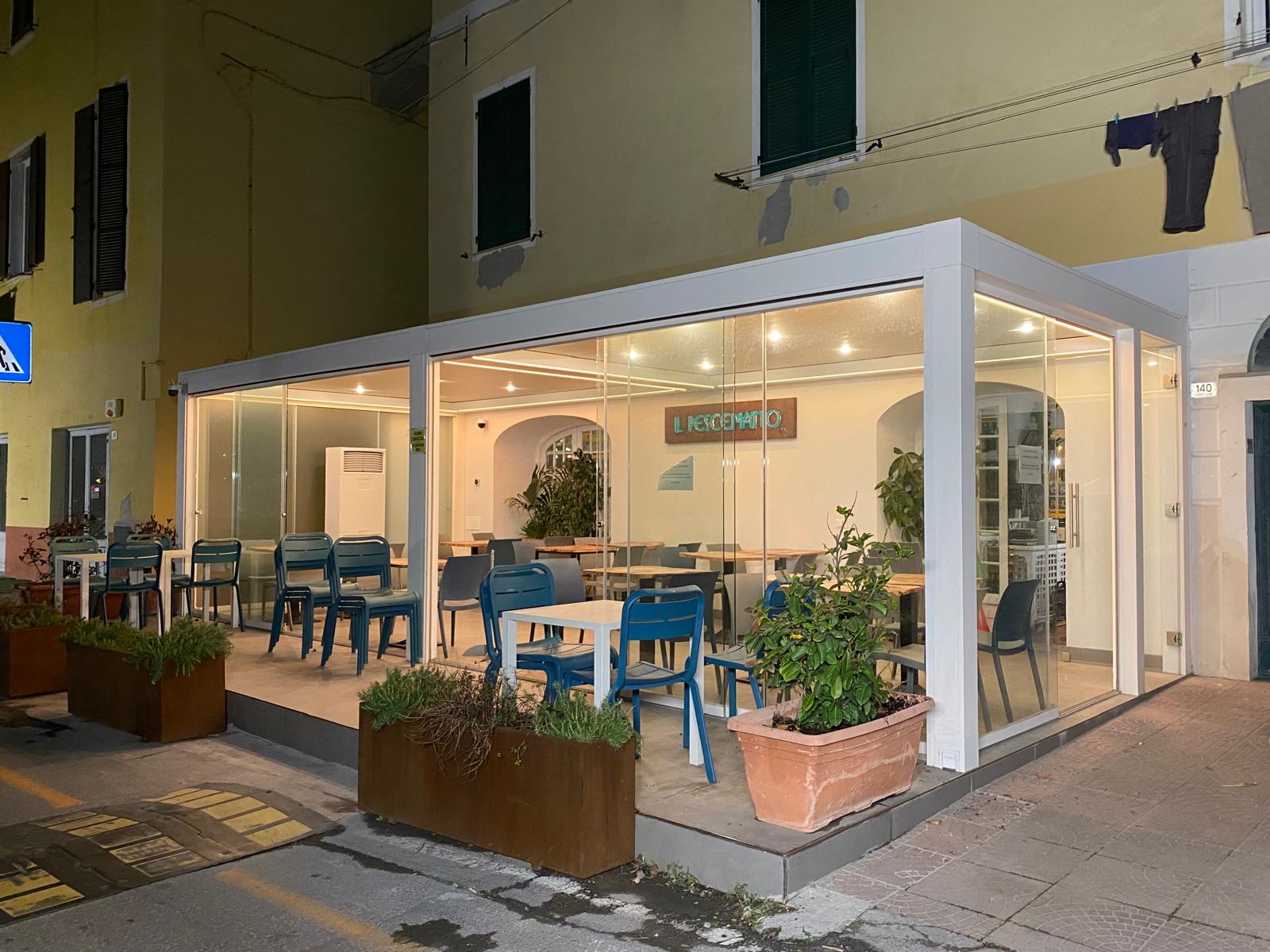 VEPA Vetrate Slide Glass a scorrimento parallelo su più vie VEPA Vetrate Slide Glass a scorrimento parallelo su più vie